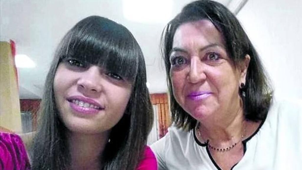 A Malika, de 22 años, la echó de casa su familia por ser lesbiana: "Te deseo un tumor"