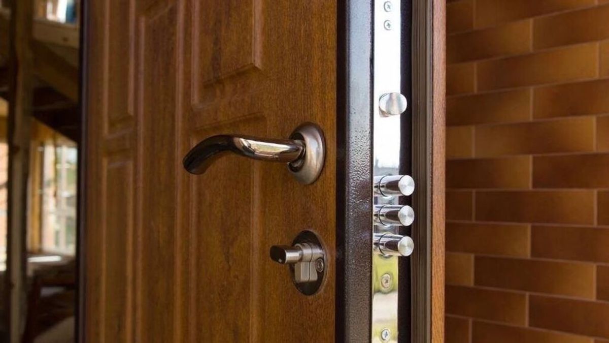Decenas de afectados se unen para denunciar a un cerrajero por cobrar hasta 1.500 euros por abrir una puerta Decenas de afectados se unen para denunciar a un cerrajero por cobrar hasta 1.500 euros por abrir una puerta