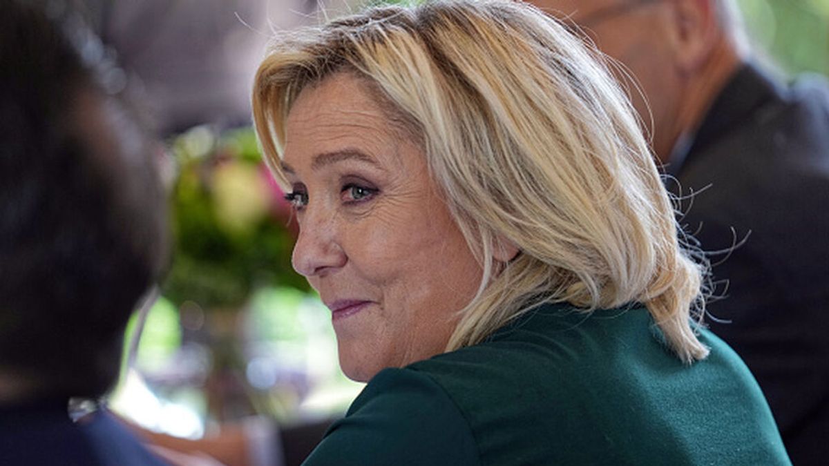 Los falsos empleos con fondos europeos ponen a Le Pen contra las cuerdas Los falsos empleos con fondos europeos ponen a Le Pen contra las cuerdas
