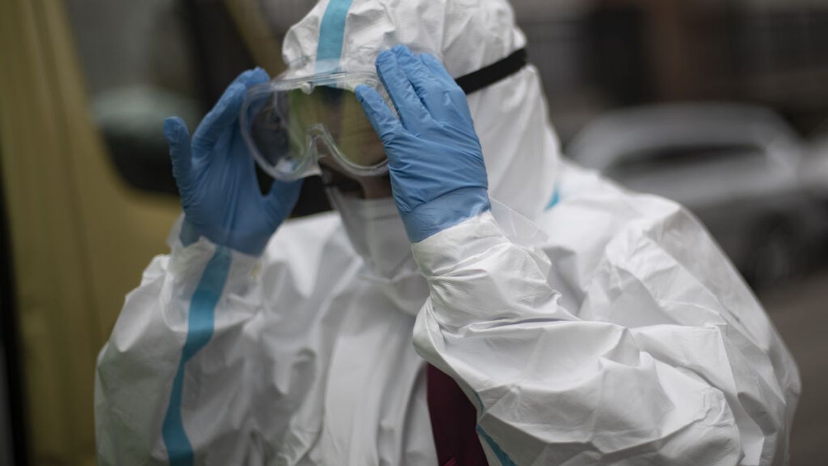 Madrid baja de los 1.300 hospitalizados por coronavirus Madrid baja de los 1.300 hospitalizados por coronavirus