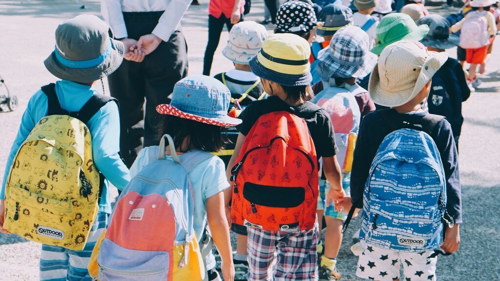 ¿Los patios del colegio perpetúan los roles de género? Un estudio sociológico demuestra que sí