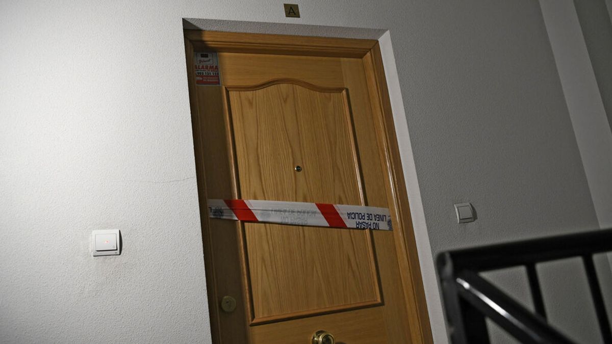 Asesina a su mujer de un disparo en Pola de Laviana, Asturias Asesina a su mujer de un disparo en Pola de Laviana, Asturias