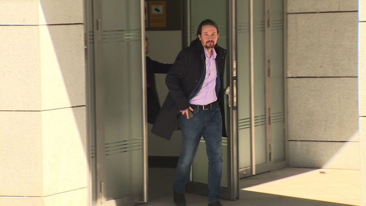 El juez del caso Dina rechaza citar a Pablo iglesias porque ahora sería "precipitado" El juez del caso Dina rechaza citar a Pablo iglesias porque ahora sería "precipitado"
