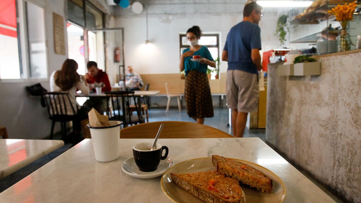 Mallorca e Ibiza podrán abrir el interior de bares y restaurantes a partir del domingo Mallorca e Ibiza podrán abrir el interior de bares y restaurantes a partir del domingo