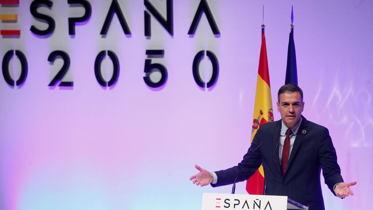 Sánchez copia a Macron y ofrece "un gran diálogo nacional" para diseñar la España de 2050 Sánchez copia a Macron y ofrece "un gran diálogo nacional" para diseñar la España de 2050
