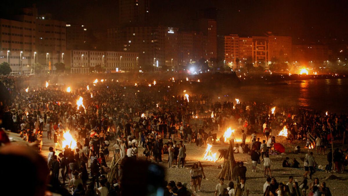 A Coruña supende, por segundo año consecutivo, las hogueras de San Juan en sus playas A Coruña supende, por segundo año consecutivo, las hogueras de San Juan en sus playas