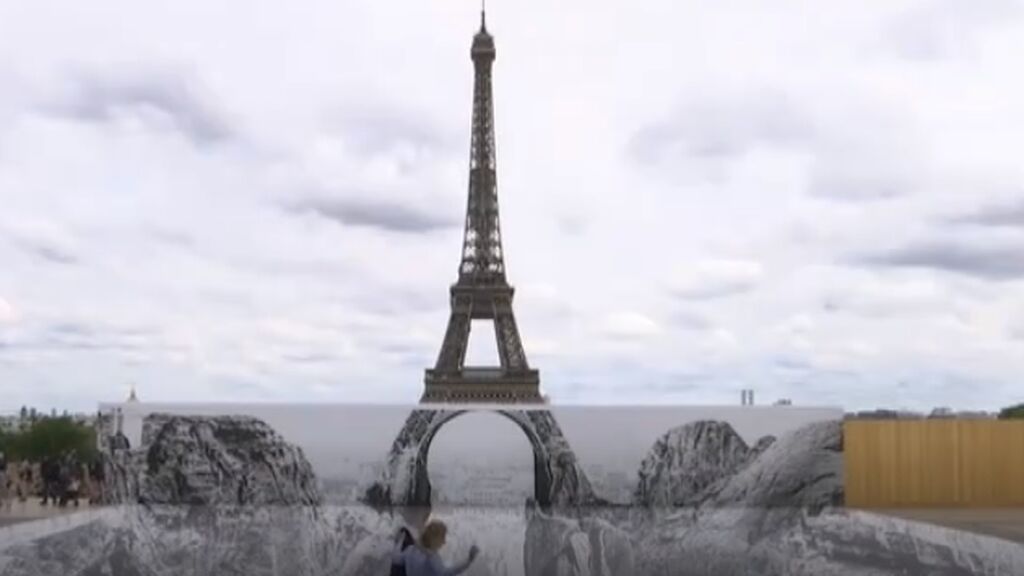 Torre Eiffel, congelada por una ilusión óptica
