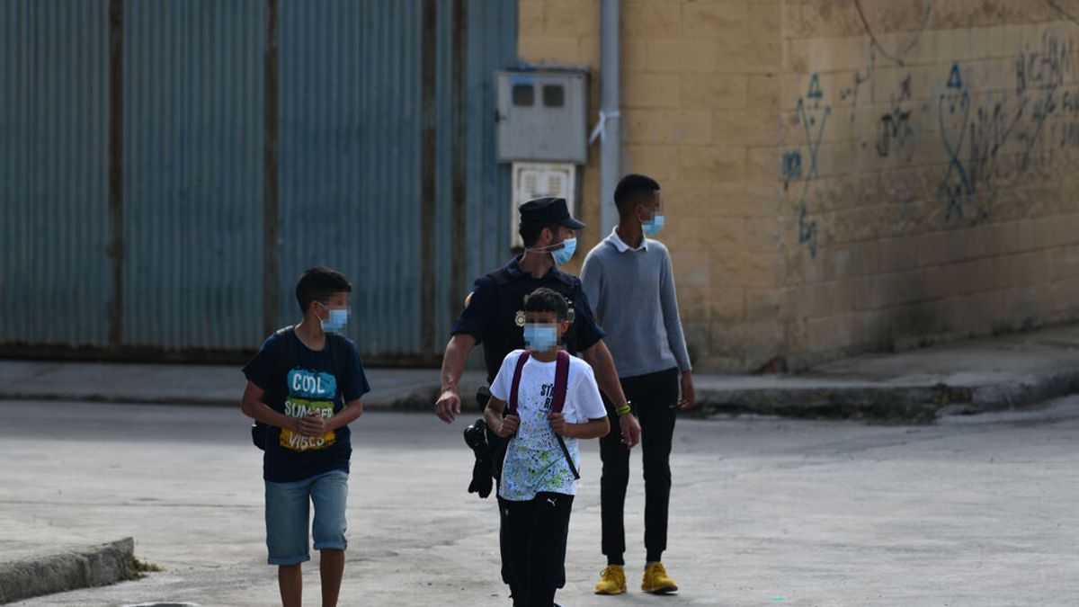 Ceuta acelerará la devolución de menores tras recibir hasta 4.400 llamadas Ceuta acelerará la devolución de menores tras recibir hasta 4.400 llamadas