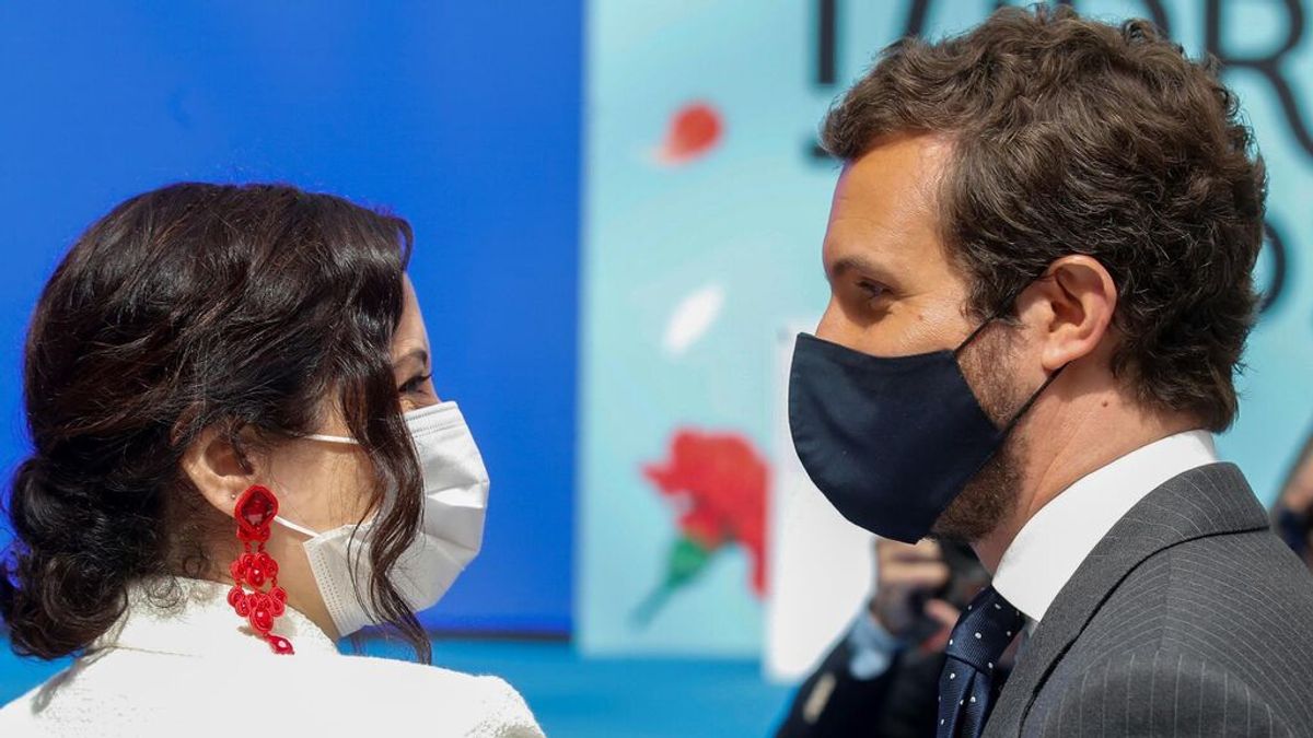Casado y Ayuso rivalizan por la paternidad del 'pasaporte covid': ambos dicen que la idea fue suya Casado y Ayuso rivalizan por la paternidad del 'pasaporte covid': ambos dicen que la idea fue suya