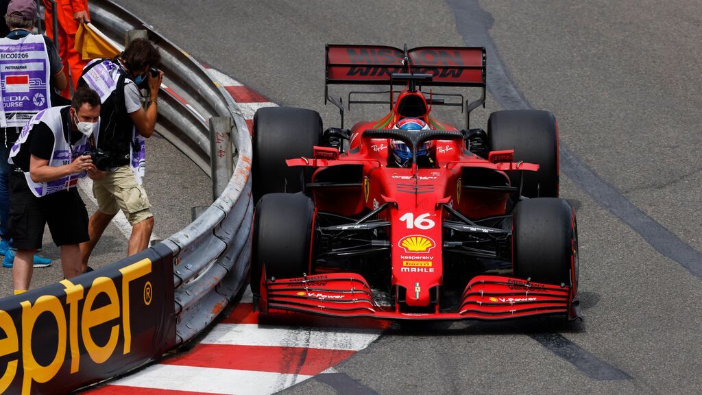 Leclerc se hace con la pole en Mónaco y Sainz 'vuela' para salir cuarto: Alonso de hunde al decimoséptimo puesto