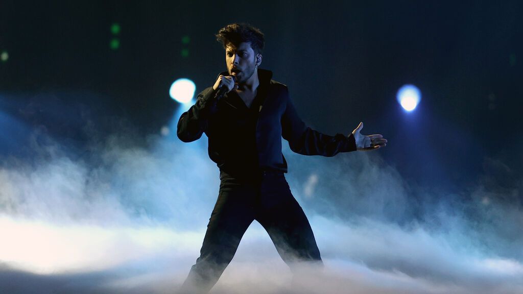 Blas Cantó actuando en Eurovisión