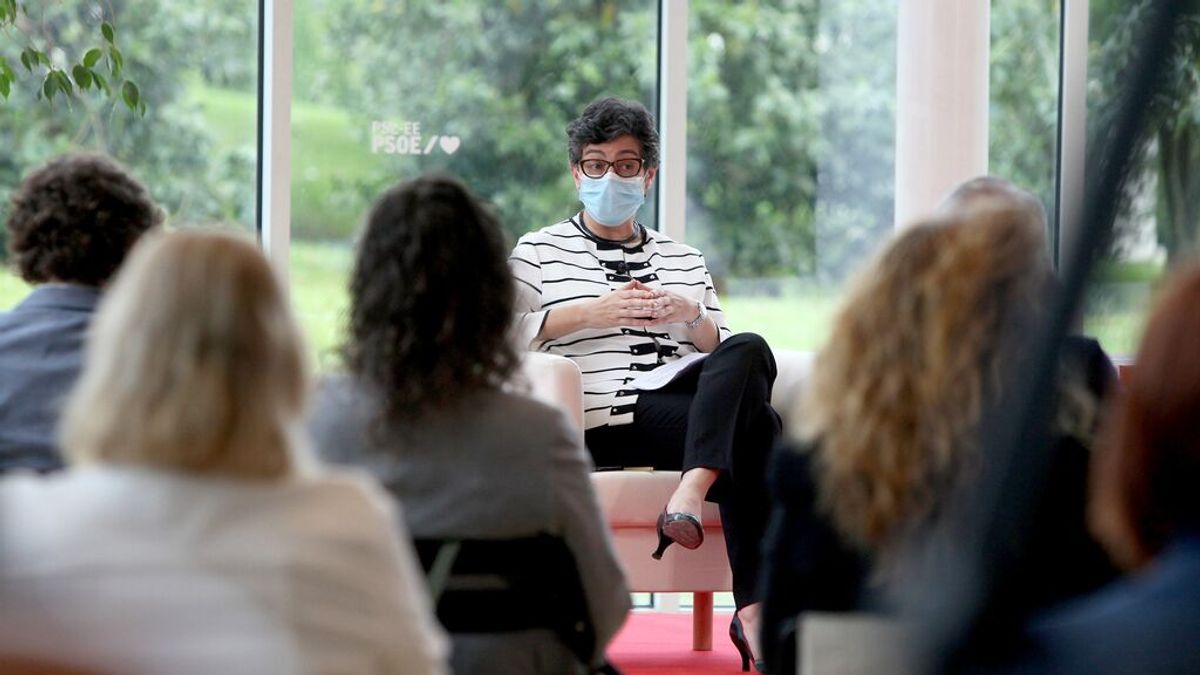 González Laya aboga por un "gran pacto europeo solidario" y por abrir "vías seguras, legales y ordenadas" para migrantes González Laya aboga por un "gran pacto europeo solidario" y por abrir "vías seguras, legales y ordenadas" para migrantes