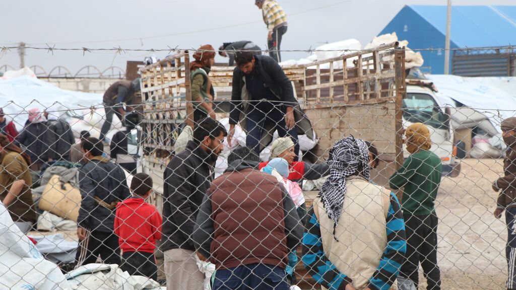 Más de 1.300 personas caen enfermas tras beber agua contaminada en el norte de Siria Más de 1.300 personas caen enfermas tras beber agua contaminada en el norte de Siria