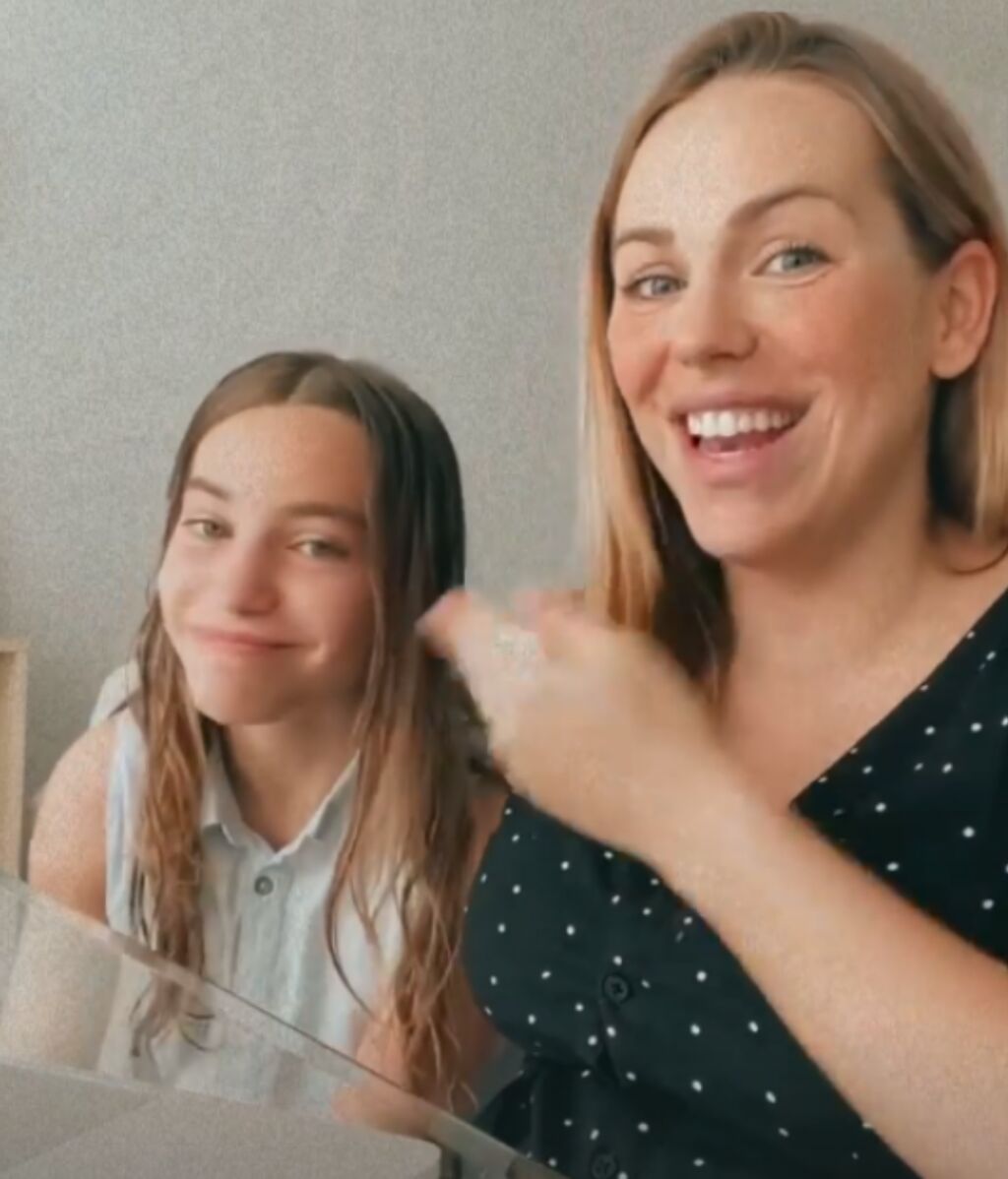 Yoli y su hermana Valentina