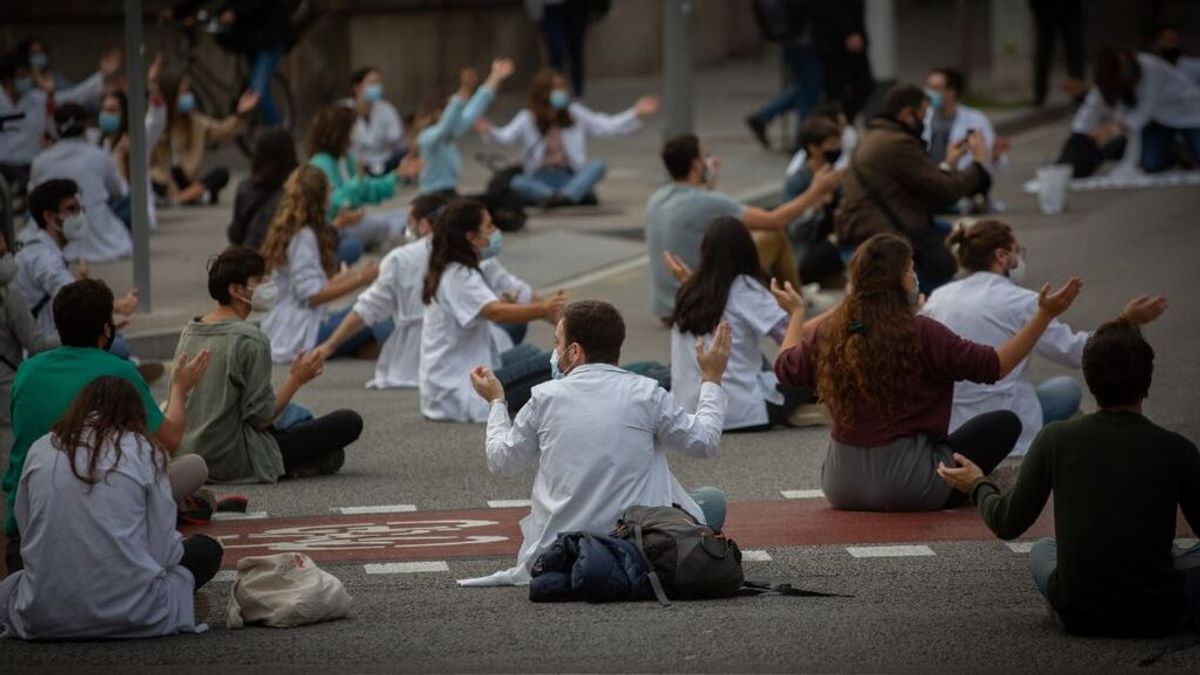 El “sinsentido” de la elección de plazas MIR: "Soy la 2.175, así que tengo que rellenar 2.175 opciones” El “sinsentido” de la elección de plazas MIR: "Soy la 2.175, así que tengo que rellenar 2.175 opciones”