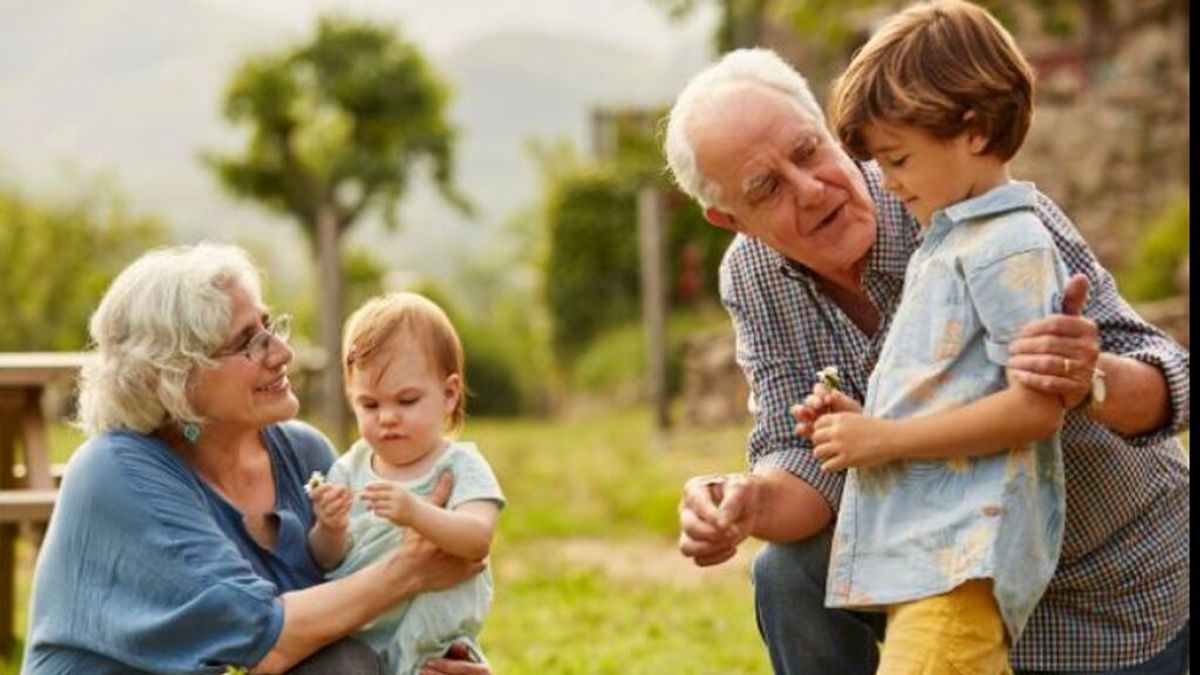 ¿Pueden los niños ya abrazar a los abuelos
