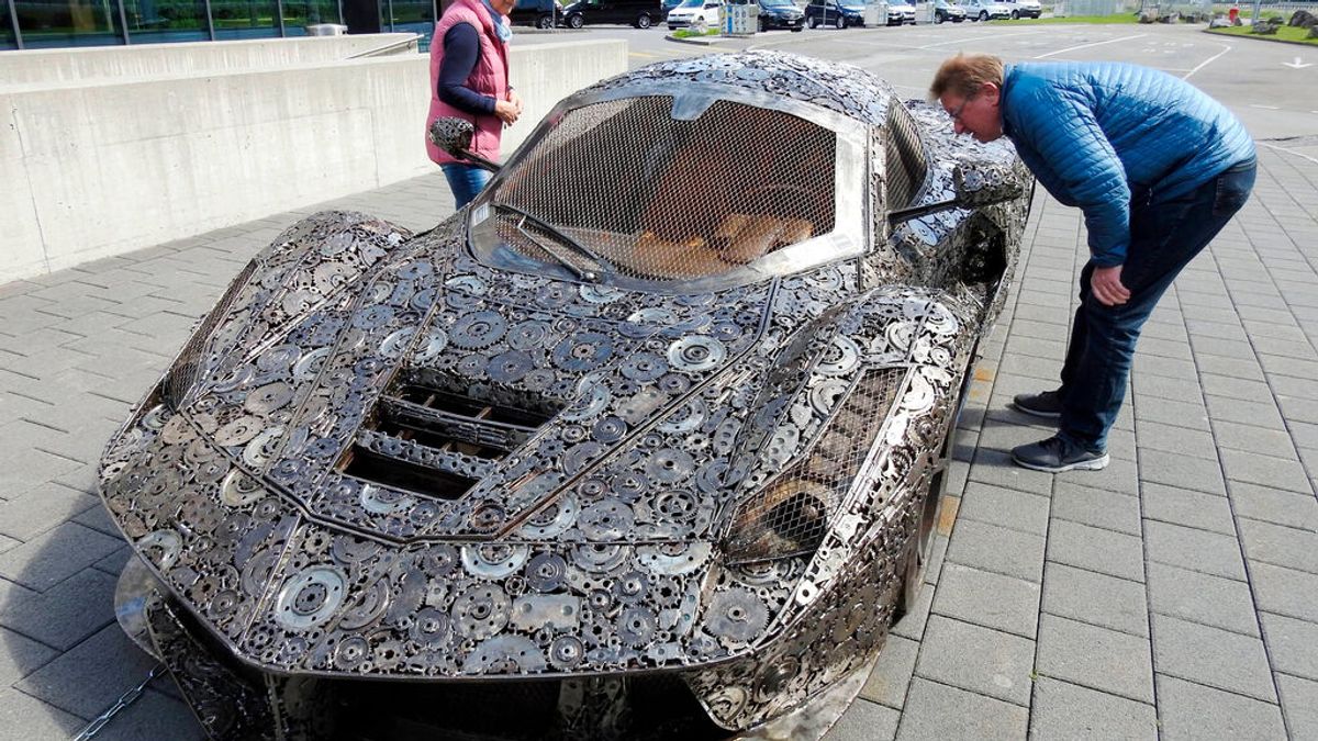 El Ferrari 'steampunk' hecho de tuercas y engranajes que te volará la cabeza El Ferrari 'steampunk' hecho de tuercas y engranajes que te volará la cabeza