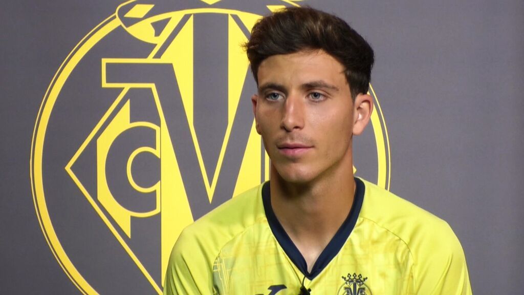 Pau Torres, el futbolista que llegó al Villarreal de niño y que recibe ahora su recompensa