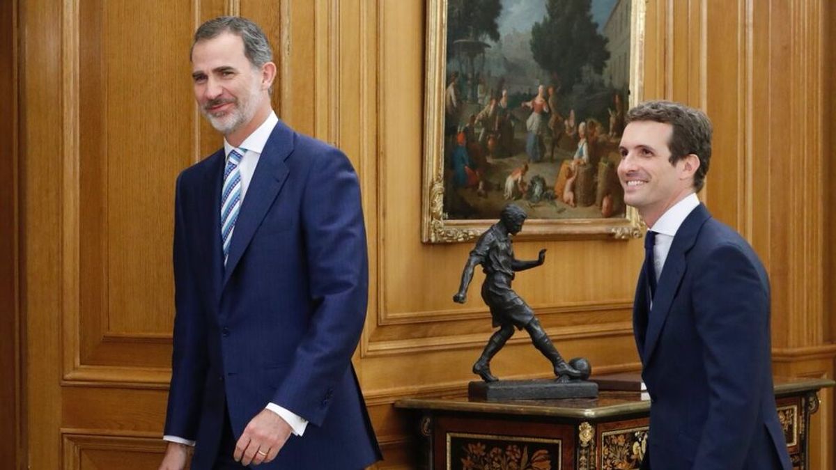 Casado viaja a Ecuador en el avión del rey como "líder de la oposición" Casado viaja a Ecuador en el avión del rey como "líder de la oposición"