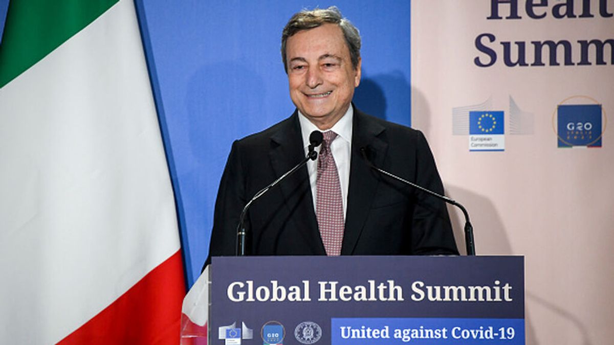 Choque en el Gobierno italiano: el PS quiere una renta para los jóvenes y Draghi dice que no se suben los impuestos Choque en el Gobierno italiano: el PS quiere una renta para los jóvenes y Draghi dice que no se suben los impuestos