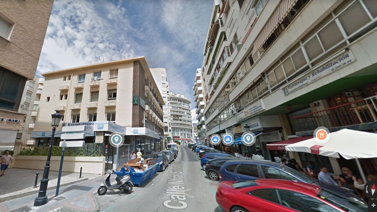 Herido al caer cuando escalaba la fachada de un edificio para ver a su novia en Marbella Herido al caer cuando escalaba la fachada de un edificio para ver a su novia en Marbella