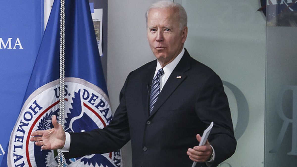 Biden tacha de "afrenta directa" el "indignante" desvío forzoso de un avión por parte de Bielorrusia Biden tacha de "afrenta directa" el "indignante" desvío forzoso de un avión por parte de Bielorrusia
