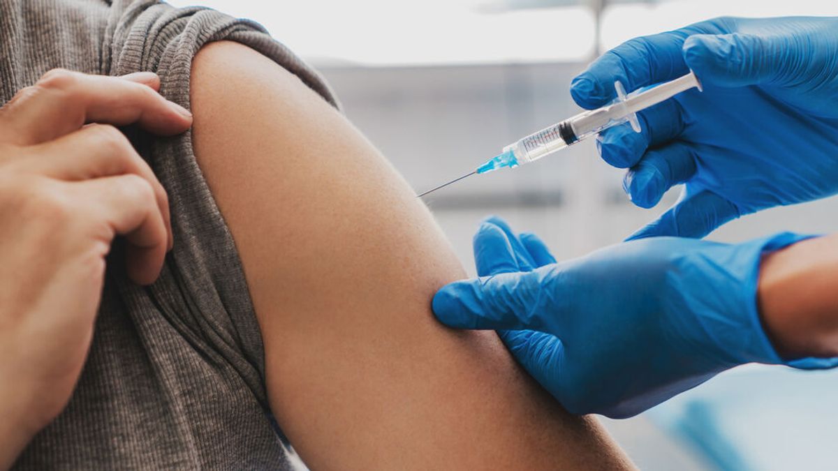Melilla empieza a vacunar a los nacidos en 1980 y administra la segunda dosis de AstraZeneca a los menores de 60