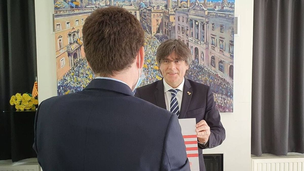 Puigdemont pide al nuevo Govern de la Generalitat que confronte con el Estado Puigdemont pide al nuevo Govern de la Generalitat que confronte con el Estado