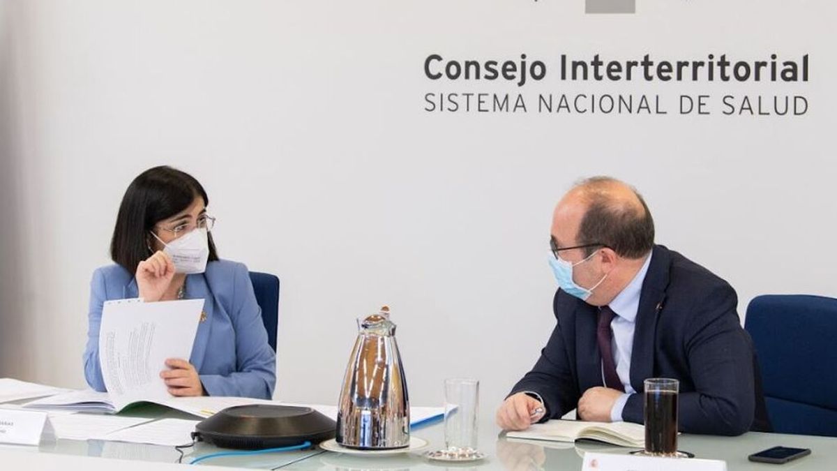 Darias, sobre las segundas dosis de AstraZeneca: "El próximo lunes llegan 1,3 millones. El abastecimiento está garantizado" Darias, sobre las segundas dosis de AstraZeneca: "El próximo lunes llegan 1,3 millones. El abastecimiento está garantizado"