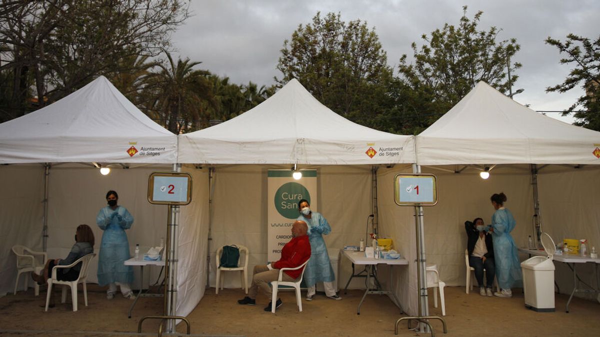 Los contagios de coronavirus siguen estabilizados en España Los contagios de coronavirus siguen estabilizados en España