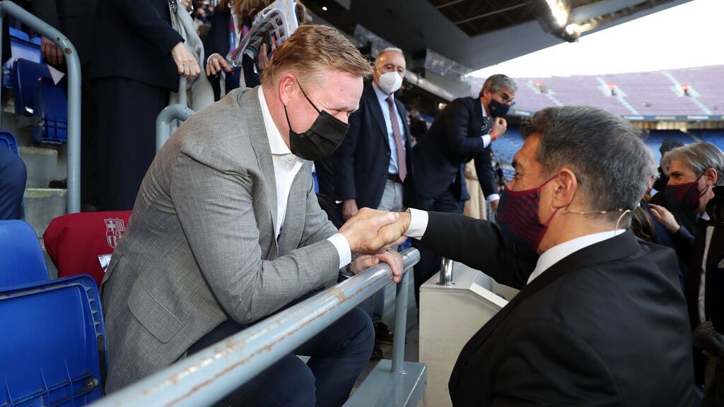 Ronald Koeman no está descartado para seguir en el Barcelona.