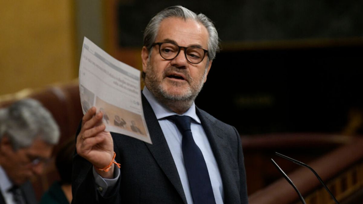 Palos a Marcos de Quinto por su comentario en Twitter sobre los problemas de salud de Yolanda Díaz Palos a Marcos de Quinto por su comentario en Twitter sobre los problemas de salud de Yolanda Díaz