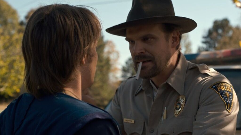 Un personaje de 'Stranger things', fumando