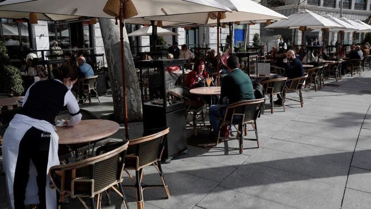 La hostelería en Madrid abrirá hasta la una