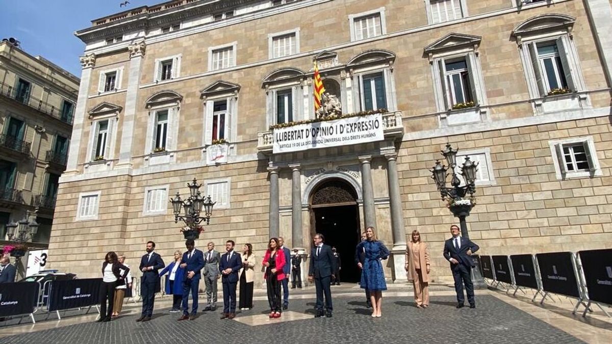 La nueva foto de familia del Govern de Pere Aragonés tras la toma de posesión de los consellers La nueva foto de familia del Govern de Pere Aragonés tras la toma de posesión de los consellers