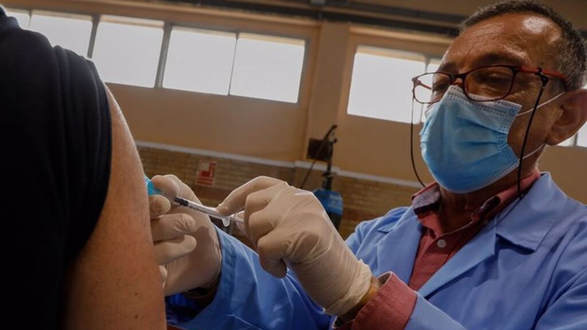 El 90% de los murcianos menores de 60 años eligen AstraZeneca frente a Pfizer para completar la pauta de vacunación El 90% de los murcianos menores de 60 años eligen AstraZeneca frente a Pfizer para completar la pauta de vacunación