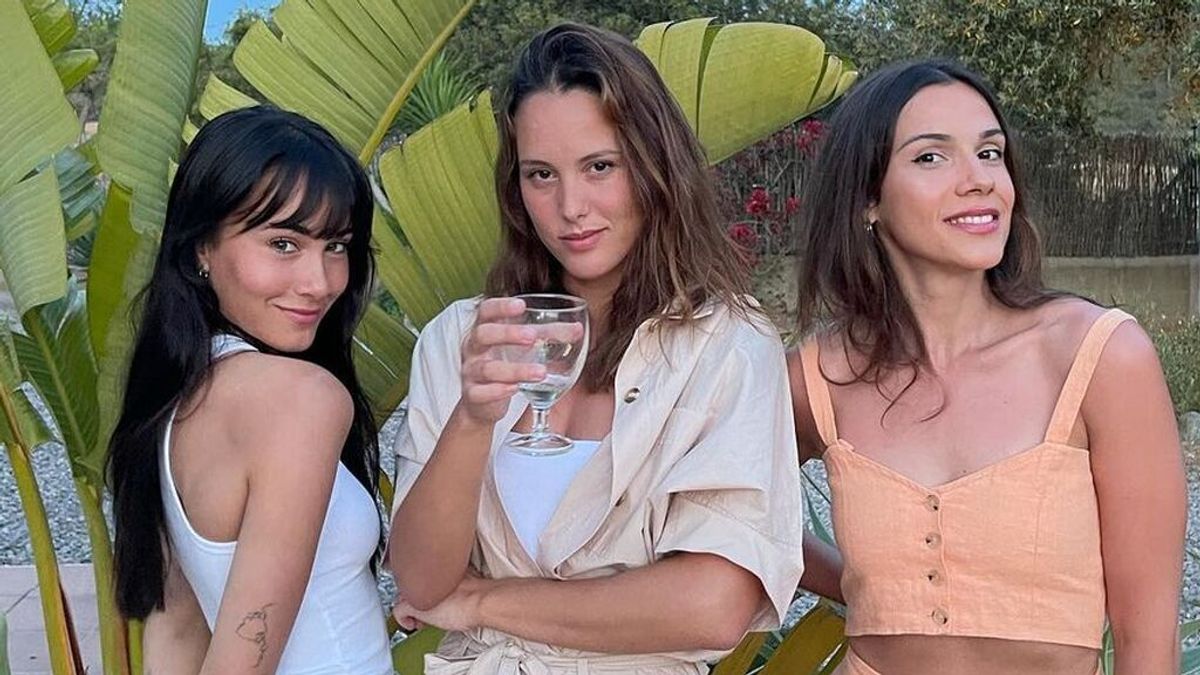 Aitana Ocaña se va a Ibiza con sus amigas, Marta de la Fuente y Lara Fernández: ¿quiénes son ellas?