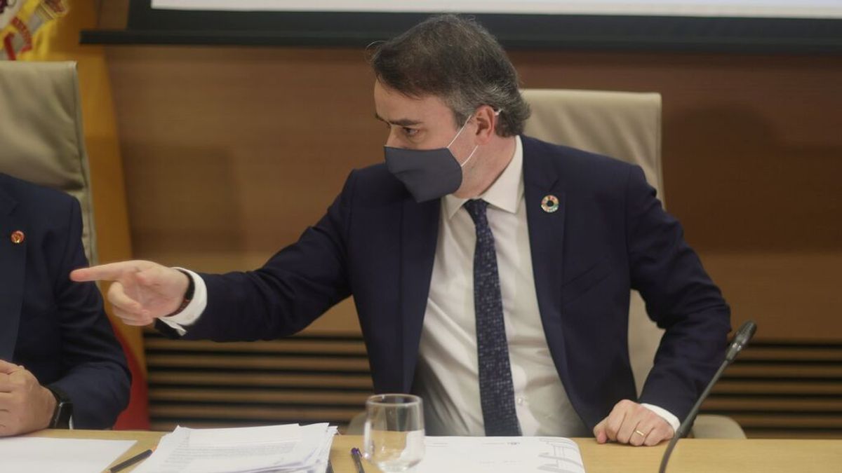 Iván Redondo: "Me tiraría por un barranco por el presidente, voy a estar con él hasta el final" Iván Redondo: "Me tiraría por un barranco por el presidente, voy a estar con él hasta el final"