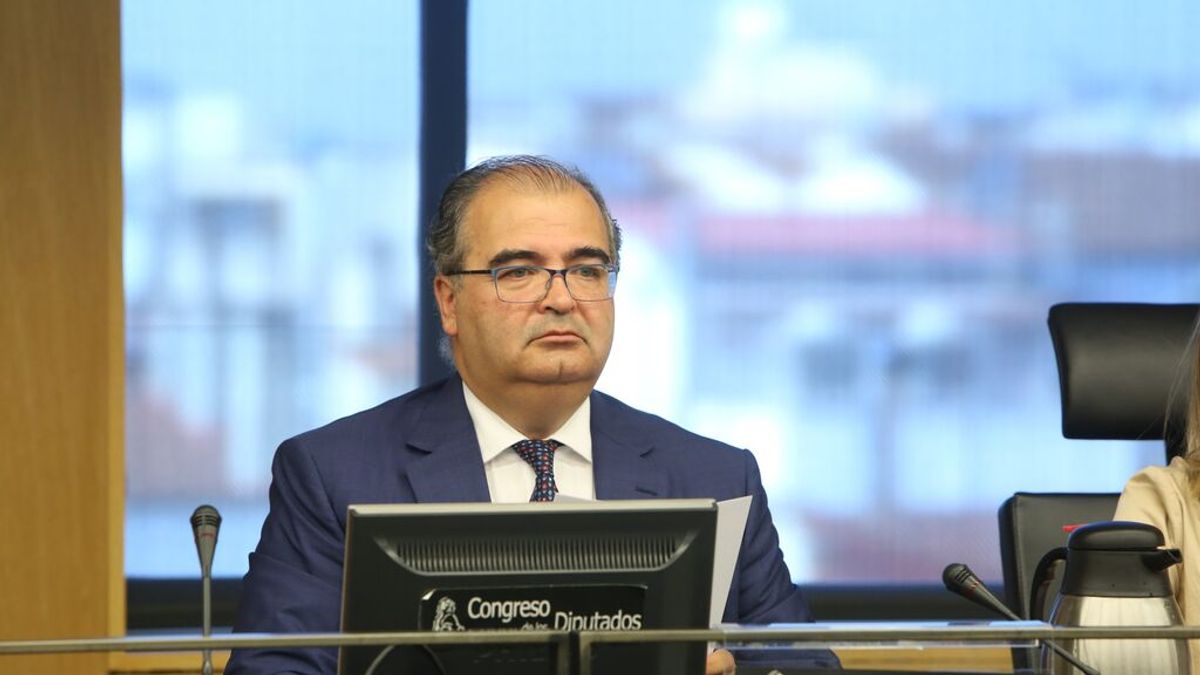 La Audiencia de Madrid permite a Ángel Ron cobrar su prejubilación de 12,8 millones La Audiencia de Madrid permite a Ángel Ron cobrar su prejubilación de 12,8 millones