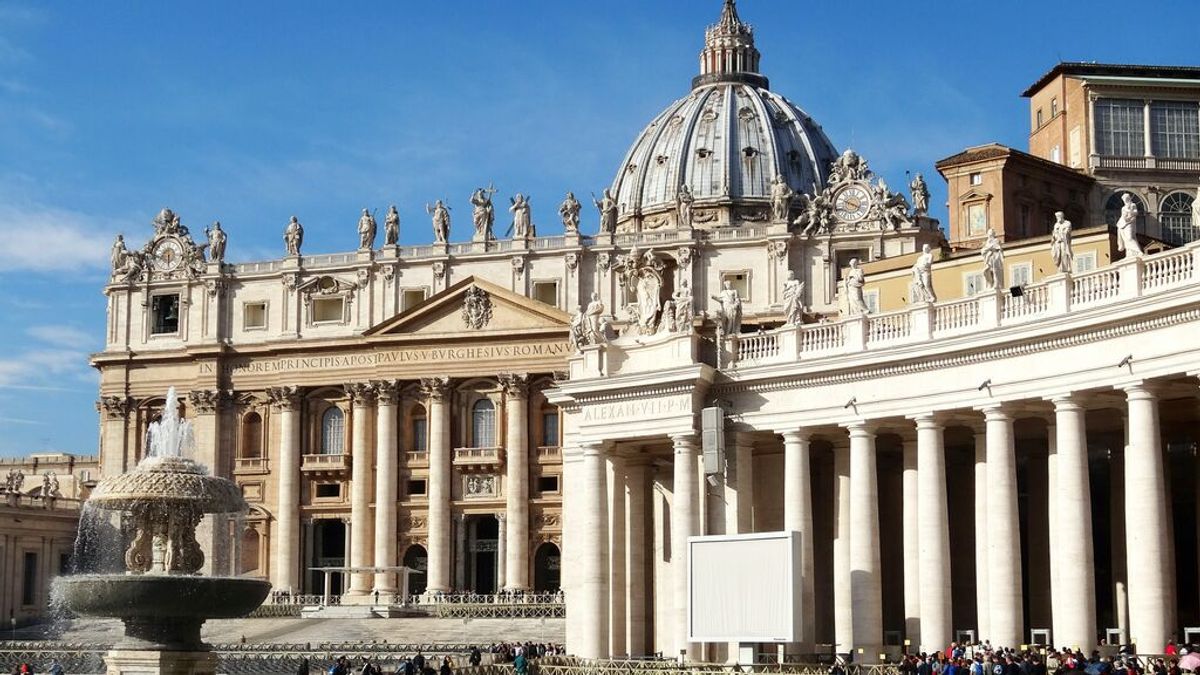 Una artista callejera demanda al Vaticano por plagiar una de sus obras en un sello Una artista callejera demanda al Vaticano por plagiar una de sus obras en un sello