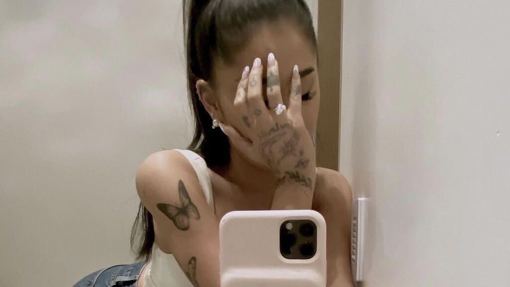 Así anuncio Ariadna Grande su compromiso con Dalton Gómez