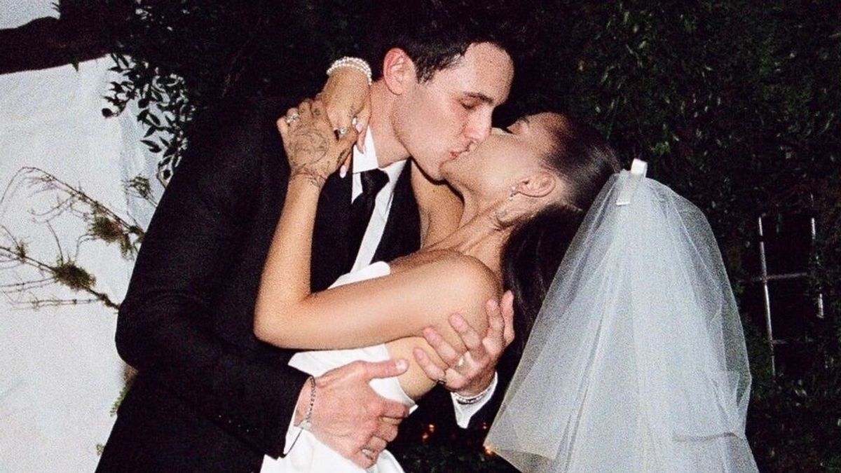 Ariana Grande y Dalton Gomez comparten las primeras imágenes de su boda secreta: ¡te colamos en ella!