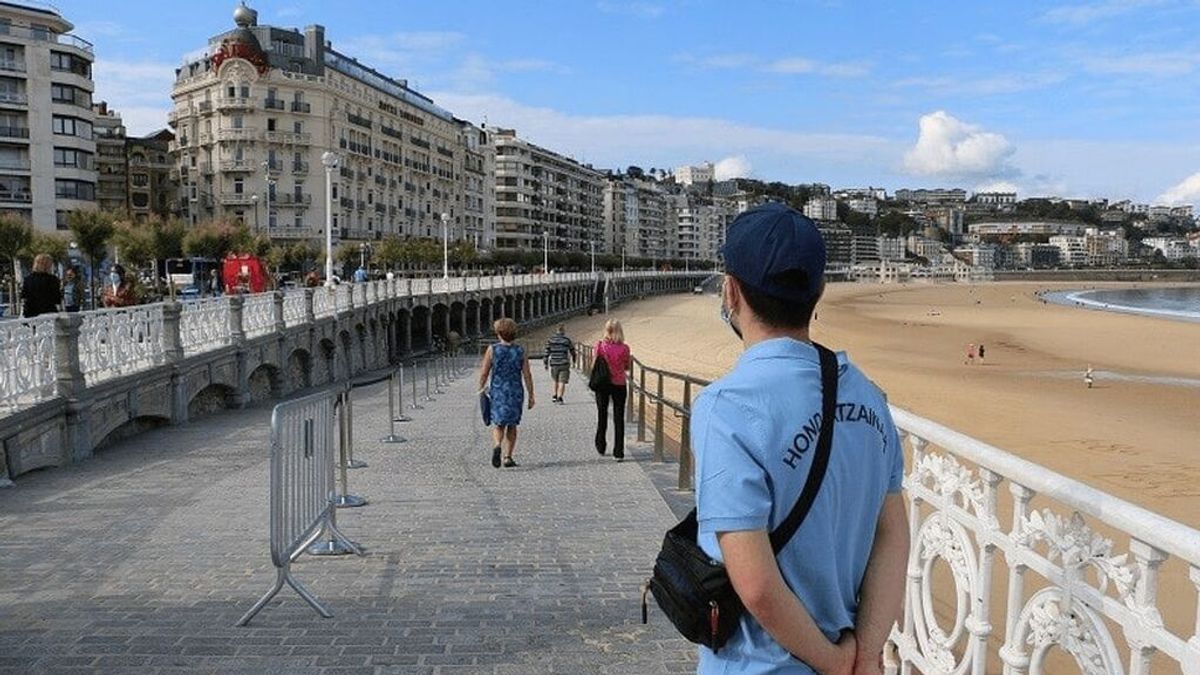 La playa de La Concha de San Sebastián continuará con límite de aforo este verano La playa de La Concha de San Sebastián continuará con límite de aforo este verano