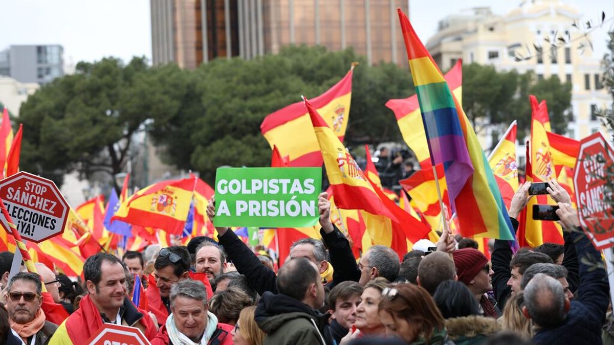 Vox se suma a la manifestación de Colón contra los indultos del 'procés' Vox se suma a la manifestación de Colón contra los indultos del 'procés'