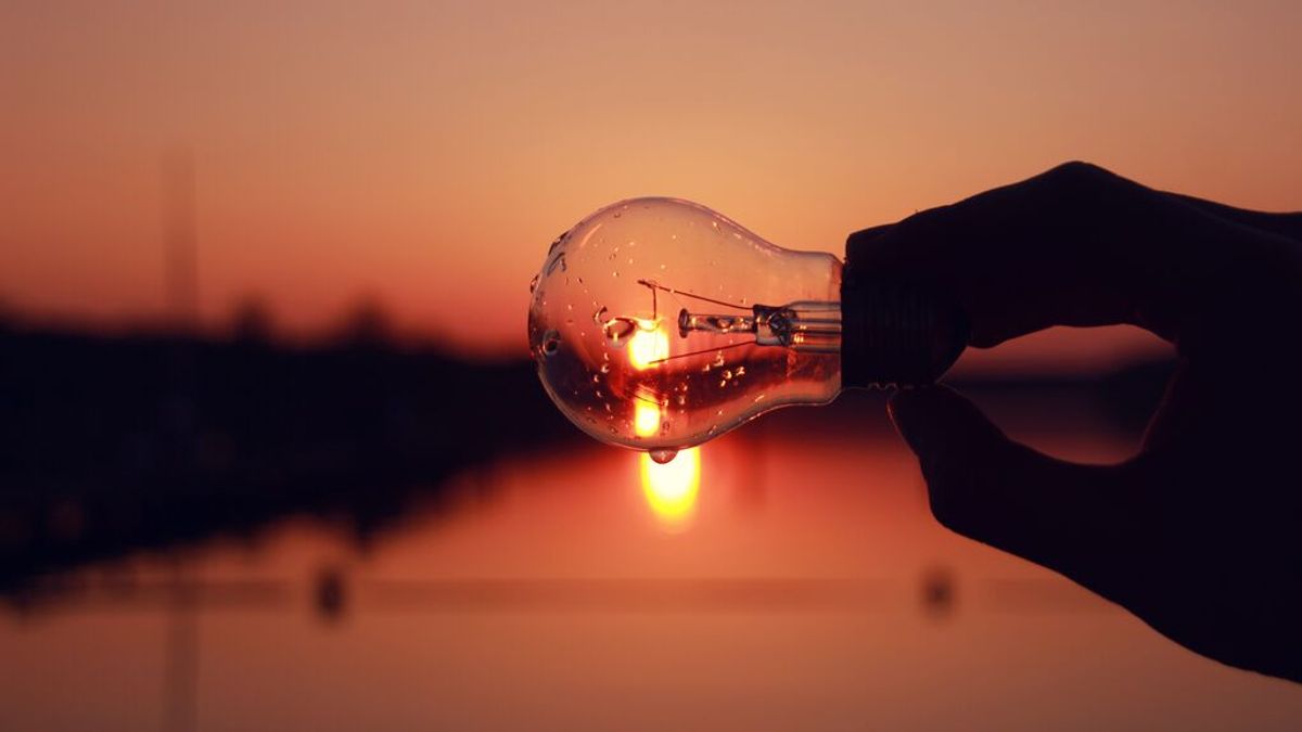 Guía práctica para ahorrar con la nueva factura de la luz Guía práctica para ahorrar con la nueva factura de la luz