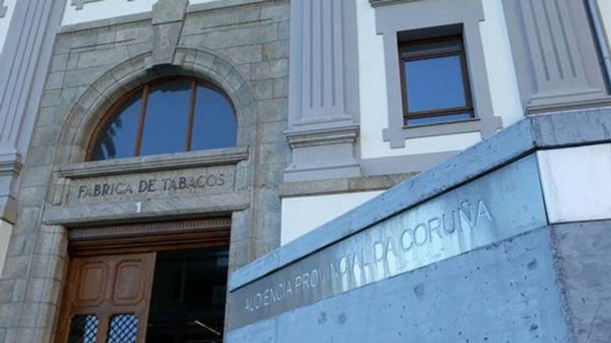 Seis años de cárcel por mantener a su padre encerrado en el bajo de una casa en Trazo (A Coruña)