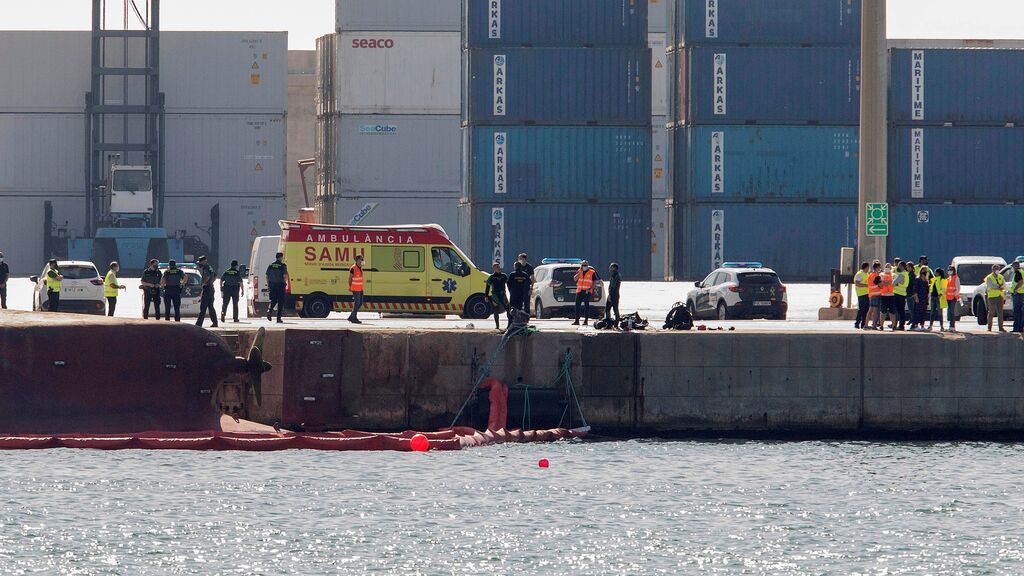 Buscan sin descanso a los dos desaparecidos en el puerto de Castellón