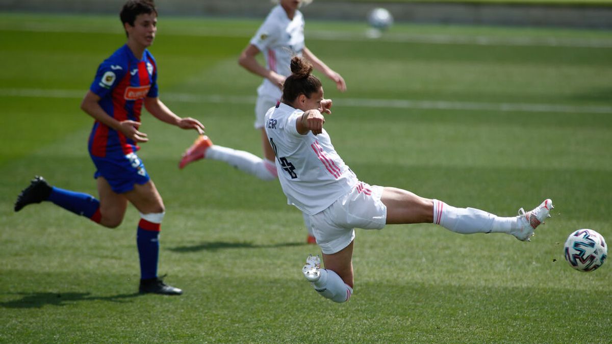 "No tendrían que jugar nunca": RTVE condena los comentarios machistas en un partido de LaLiga femenina "No tendrían que jugar nunca": RTVE condena los comentarios machistas en un partido de LaLiga femenina