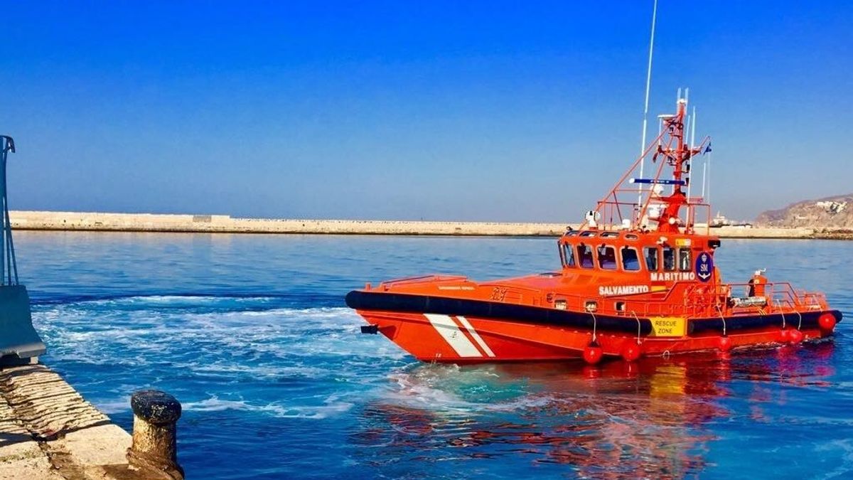 Recuperan un cuerpo sin vida cerca de la zona en la que desapareció un joven de Almería Recuperan un cuerpo sin vida cerca de la zona en la que desapareció un joven de Almería