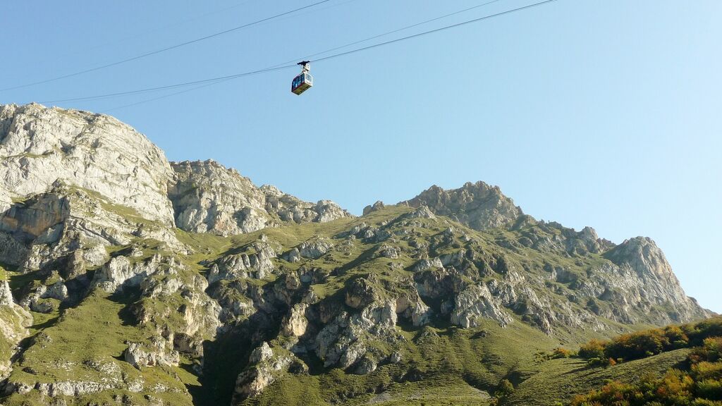 picos-de-europa-3902103_1920